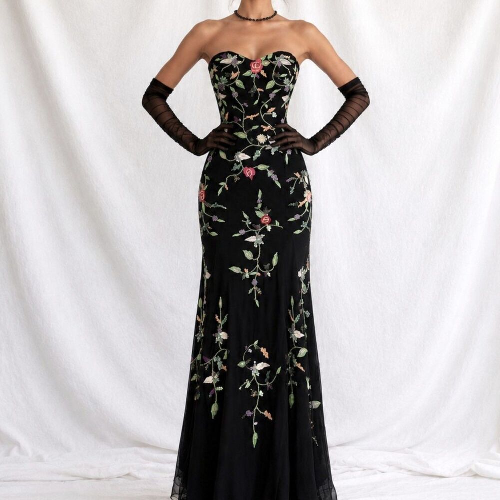 Vintage Y2K Black Strapless Floral Beaded Fit Flared Maxi Prom Dress Size S